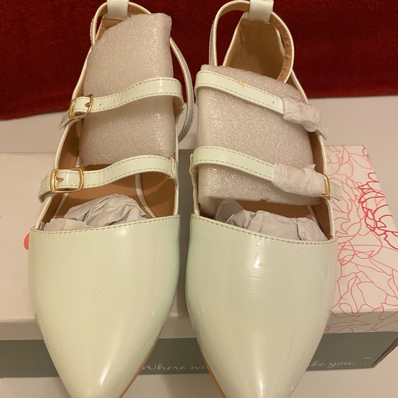 Journee essie flat collection - Picture 1 of 8